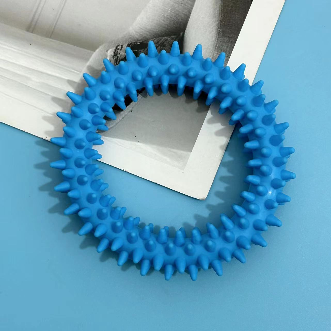 Juguete para mascotas perro Thorn anillo monocromo de goma entera Thorn anillo molar juguete oso de peluche perro de juguete