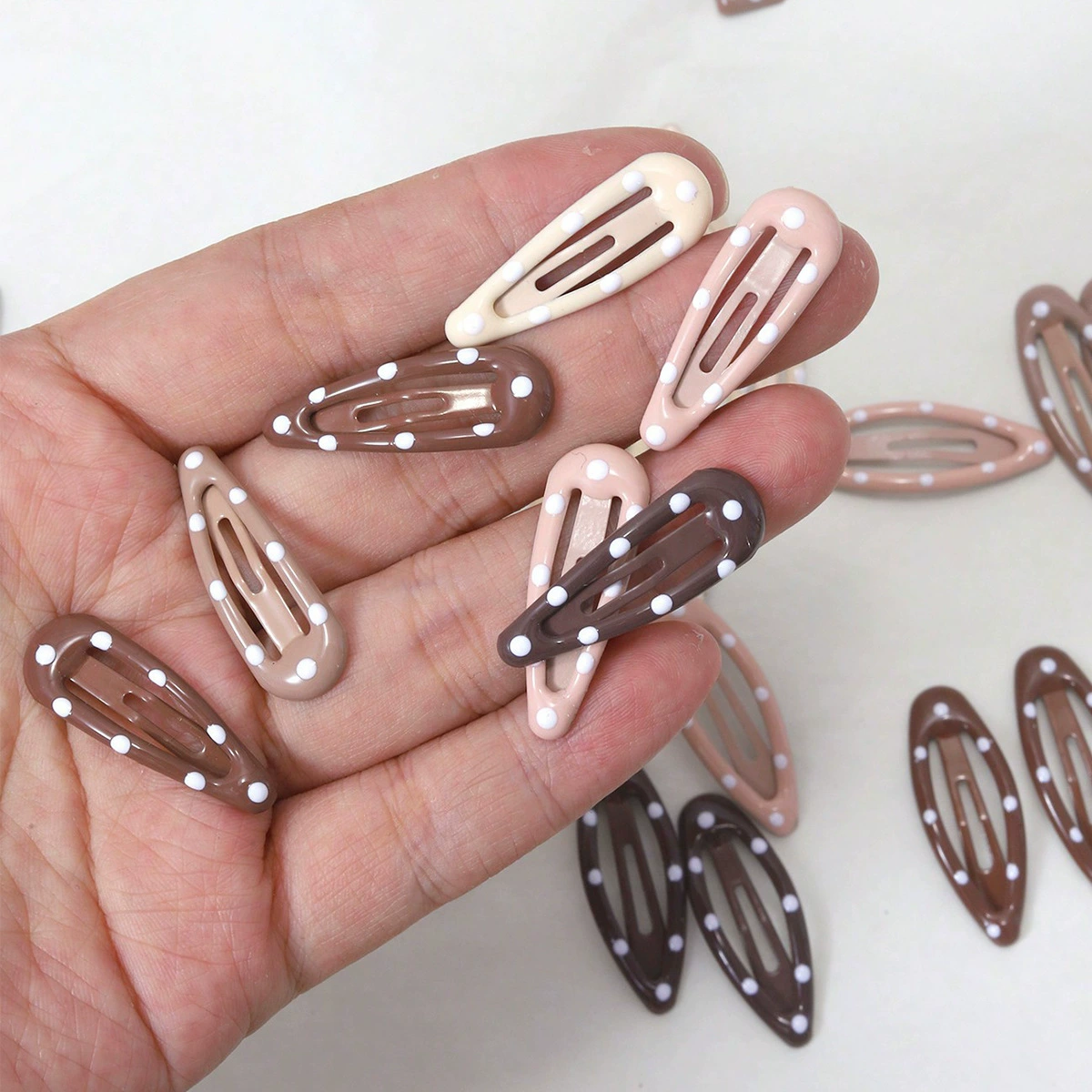 Набор заколок для волос, 30 штук мини-заколок в стиле Моранди в горошек, 3 см капля и формы сердца, в коробке