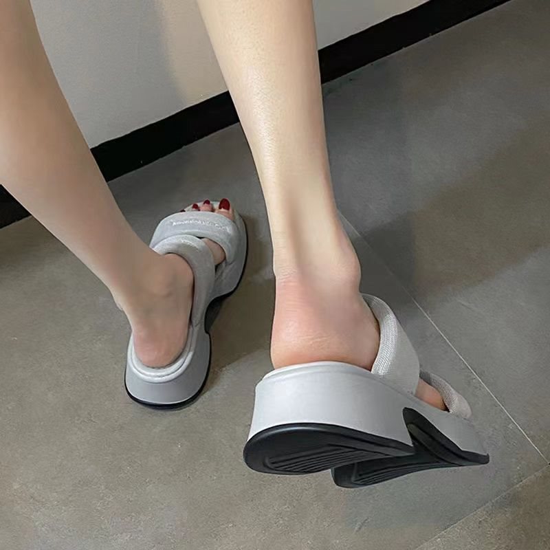 Yuechen Thick-Soled Slippers for Women, Suitable for Summer, for Women with Wide Feet, High-Heeled Sandals, Beach-Style Slippers