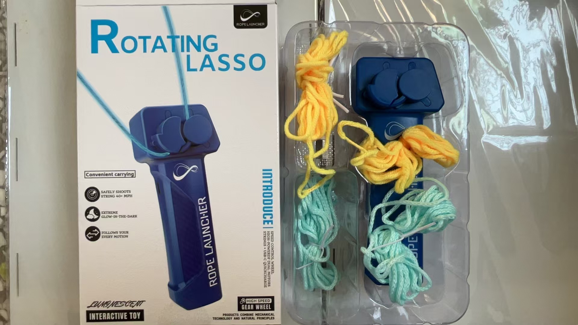 Transfronterizo TikTok popular transmisor de cuerda jugar un perro de lana caminando Red roja cuerda voladora juguete descompresión pequeño juguete