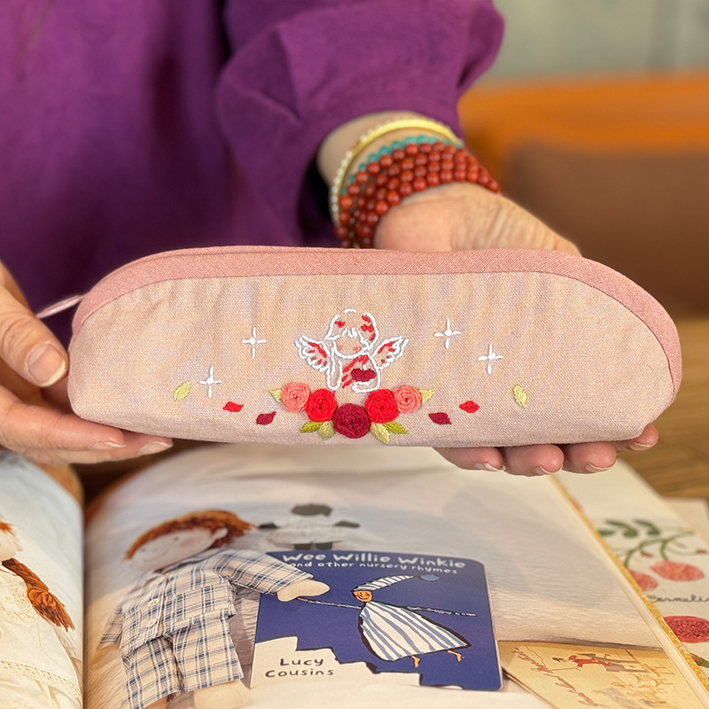 Bolsa de bolígrafo de estudiantes bordado de viento chino Lu bordado a mano flores y hierbas caja de papelería creativa regalo de apertura de la escuela caja de bolígrafo de arte