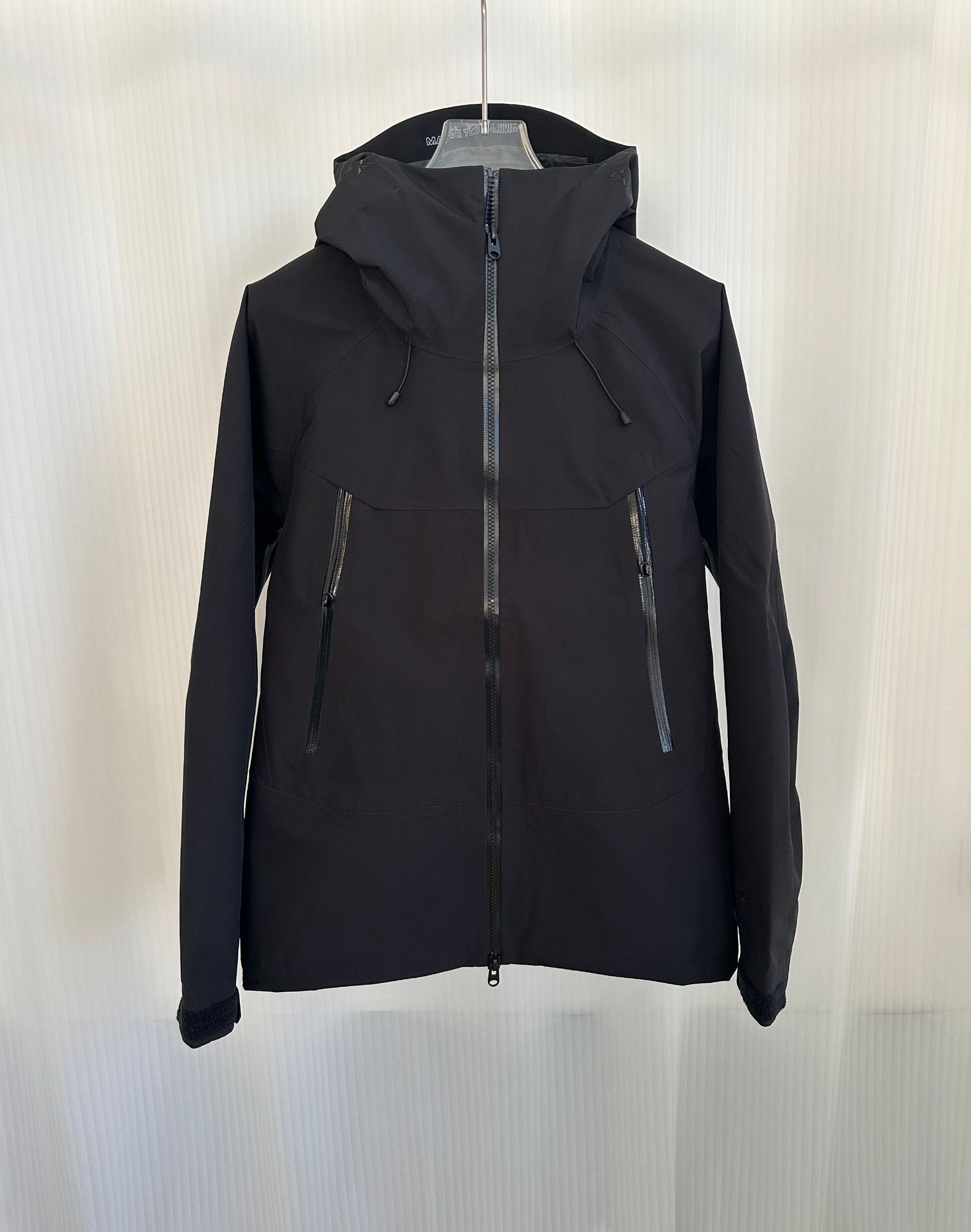 25 años de nuevo pequeño sol mont-X serie hombre y mujer a prueba de viento impermeable al aire libre trajes de montaña transpirables