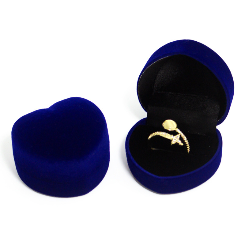 Caja mediana para anillo color melocotón con exterior azul e interior negro para un solo anillo; 48*43*34mm
