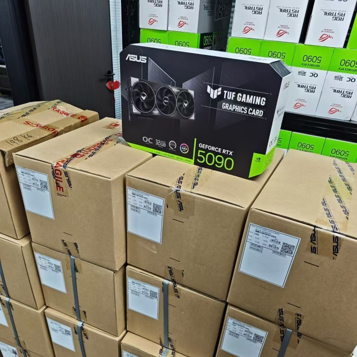 技嘉华硕微星索泰同德RTX5090 5090 夜神超级雕魔鹰超龙游戏显卡