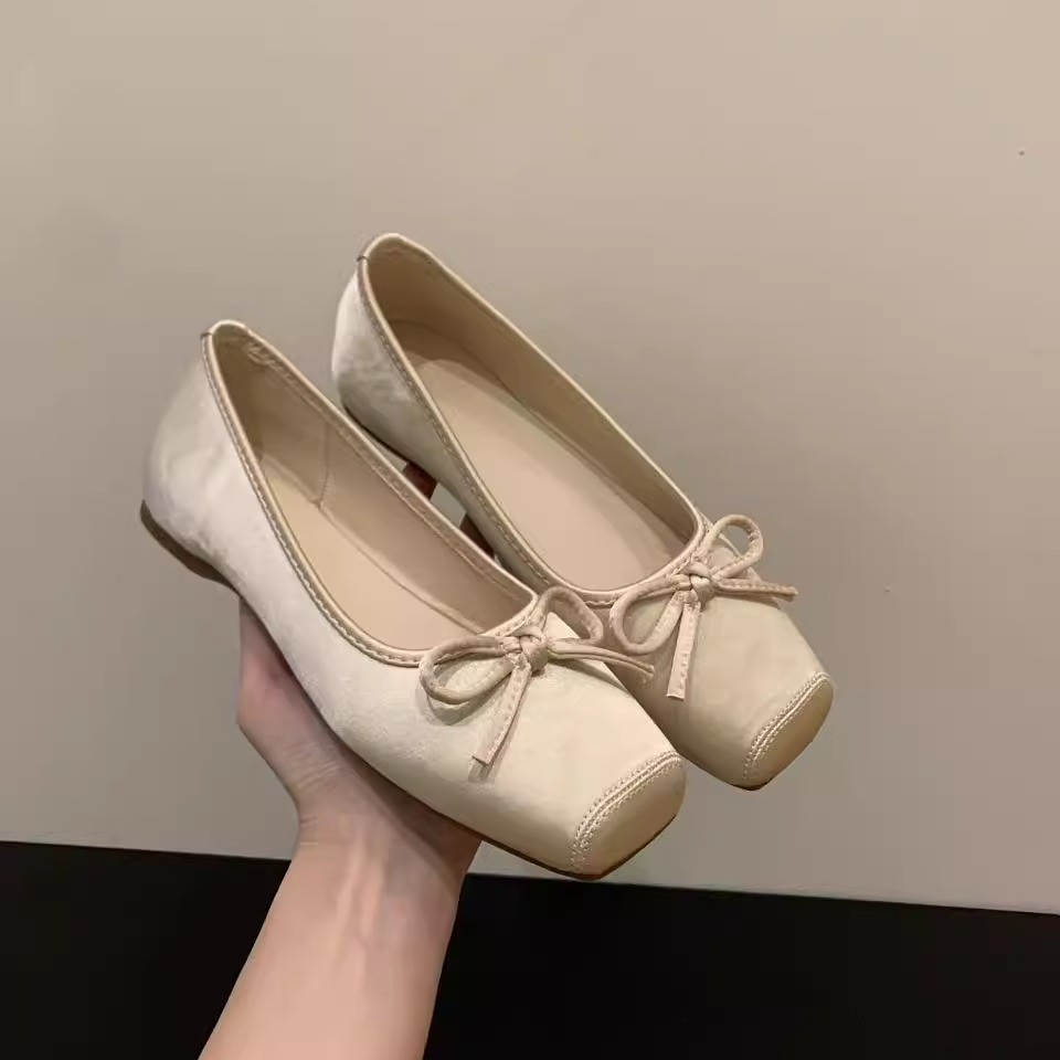 Aumento interno 3CM albaricoque suave zapatos de noche zapatos de mujer 2025 nuevos zapatos de ballet de satén rojo de primavera y verano