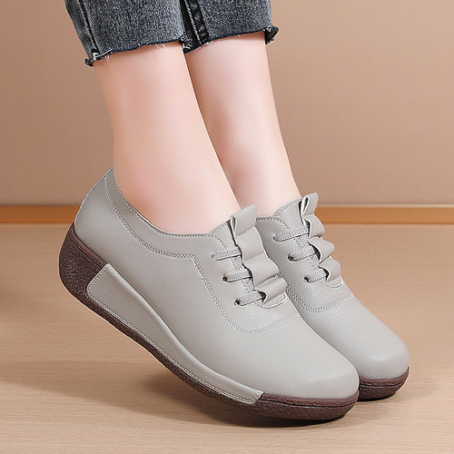 Women's Large Size Sports Shoes, Korean Style, Thick Sole Shake Shoes, Genuine Leather, One-Piece Platform Heel, Casual Mother Shoes