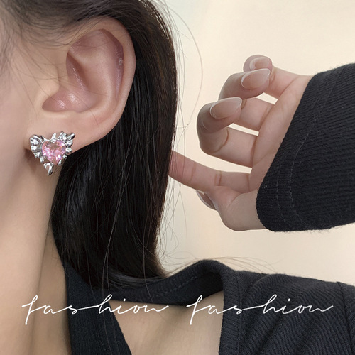 Liquid Love Earrings, Niche Design, Personality, Influencer Style, Light Luxury, Trendy, Sweet, Cool, Minimalist Earrings for Women, High-End Sensation
