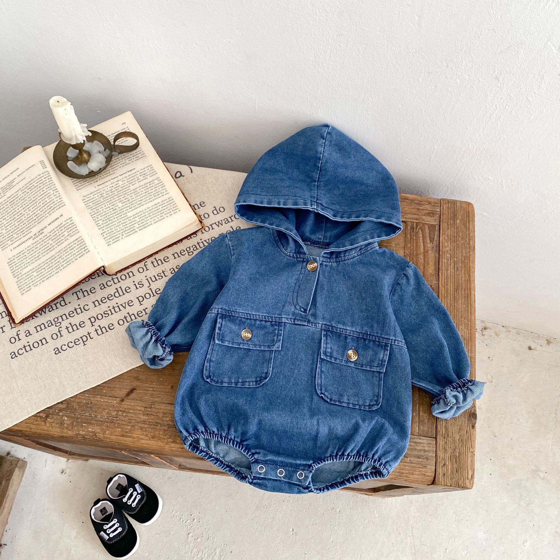 Ins 2024 autumn clothing for infants, young children, boys girls, denim style, hooded, double pocket, long sleeved,_voghion.com