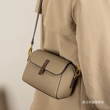 2025女士新款包包时尚百搭贝壳包感单肩包简约轻便斜挎包