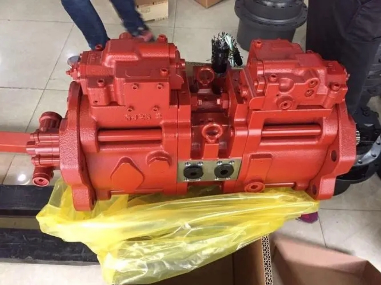 日本KAWASAKI川崎柱塞泵K3V140DT-9C79