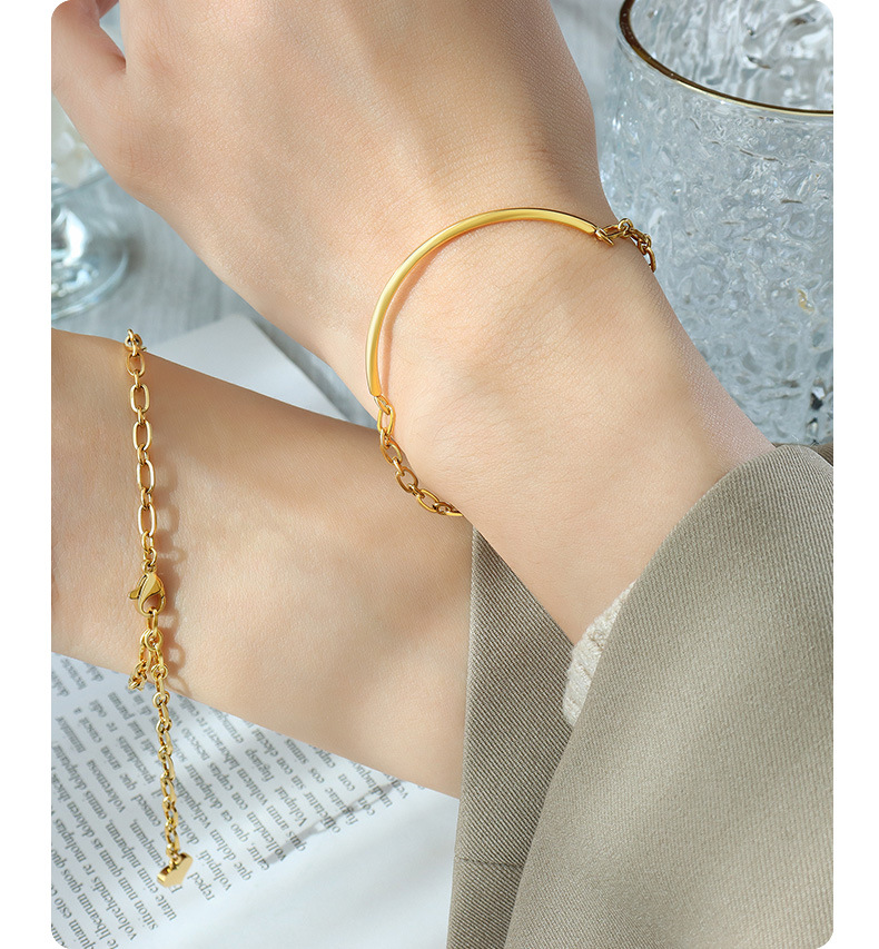 Elegant Heart Shape Titanium Steel Plating Bracelets