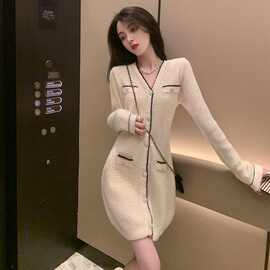 温柔风绝美法式针织连衣裙秋季2025新款女气质感穿搭小个子裙子