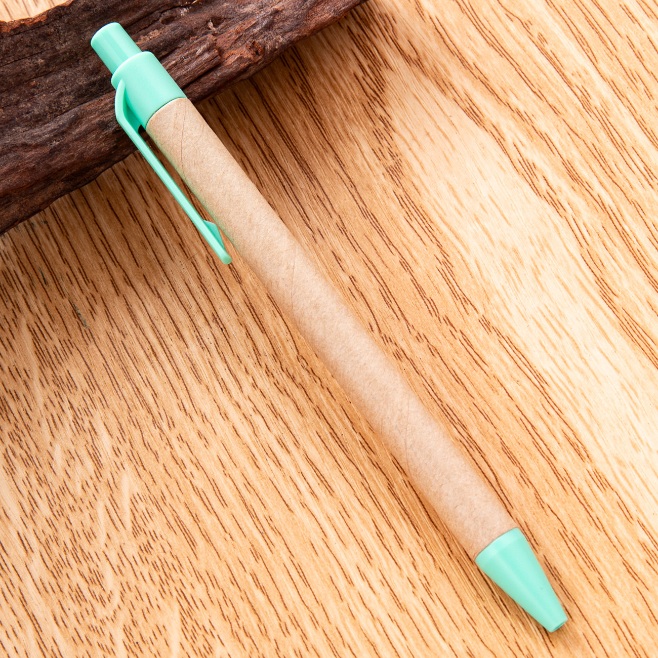 Presione bolígrafo de plástico de papel movible bolígrafo de regalo publicitario de papelería mayorista de estudiantes imprime logotipo de papel kraft bolígrafo de plástico