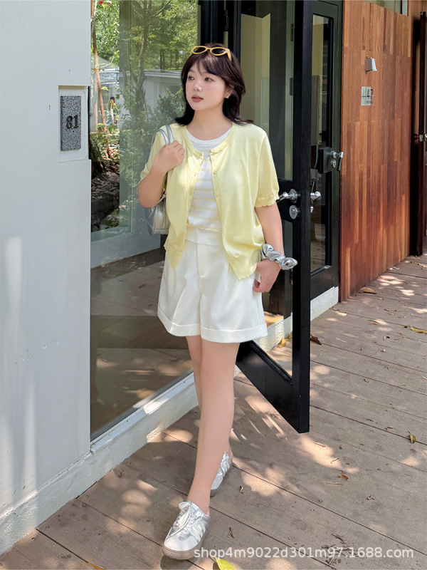 プラスサイズの女性の偽ツーピースニットトップ女性の夏の新しいスタイル 2025 ファット mm 妹ルーズで多用途な痩身 T シャツ|undefined