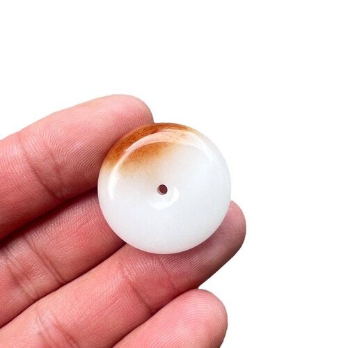 Wholesale gold silk jade crafts with sugar color safety buckle Xinjiang Hotan jade mutton fat white jade with lanyard jade pendant
