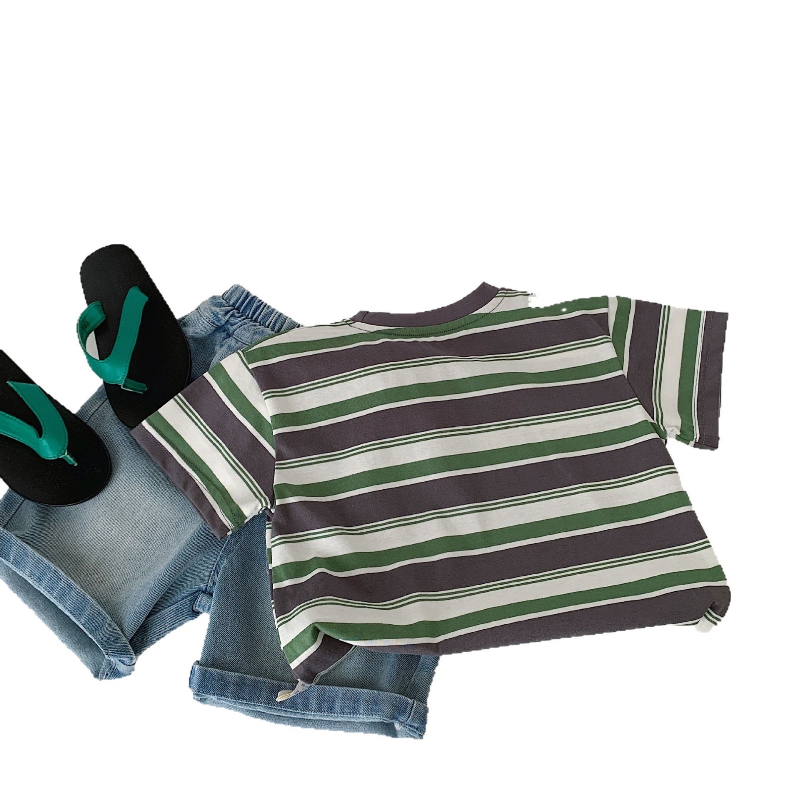 Camiseta de manga corta de verano para niños Maibao 2025 nuevo top de verano a rayas para niños coreanos Huzhou Zhili ropa para niños a