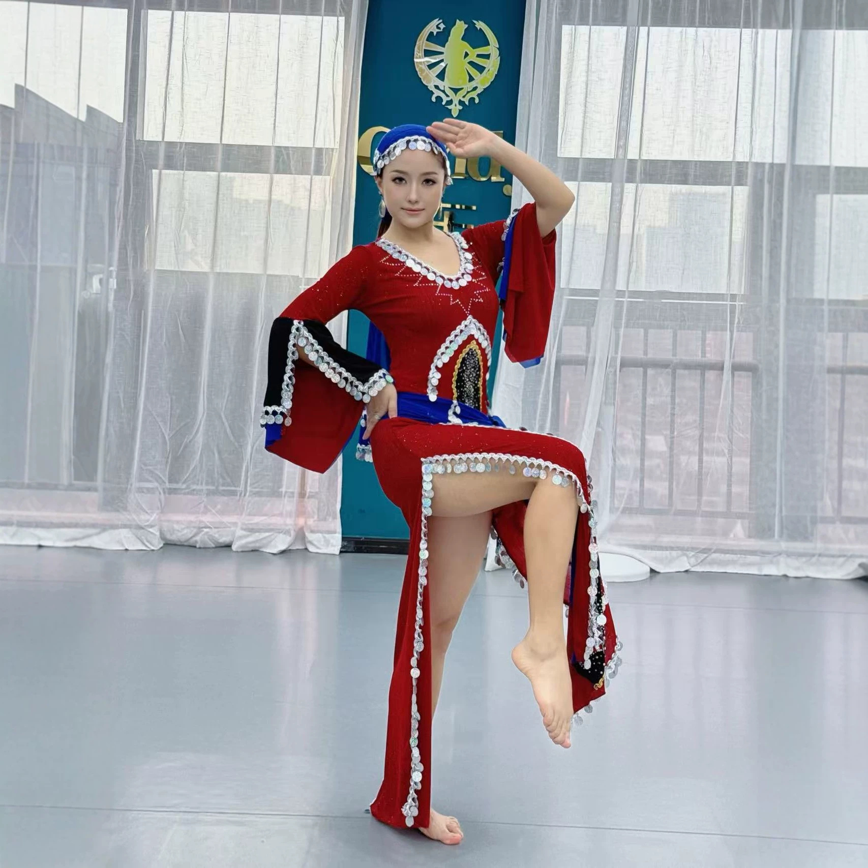 Cross-border supply of belly dance costumes and traditional folk attire