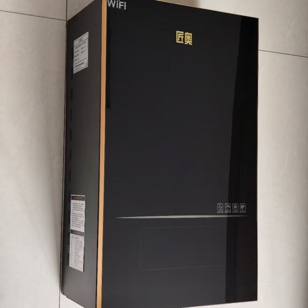 380V三相电24KW电壁挂炉内置双水泵内置膨胀水箱密闭安装带远程