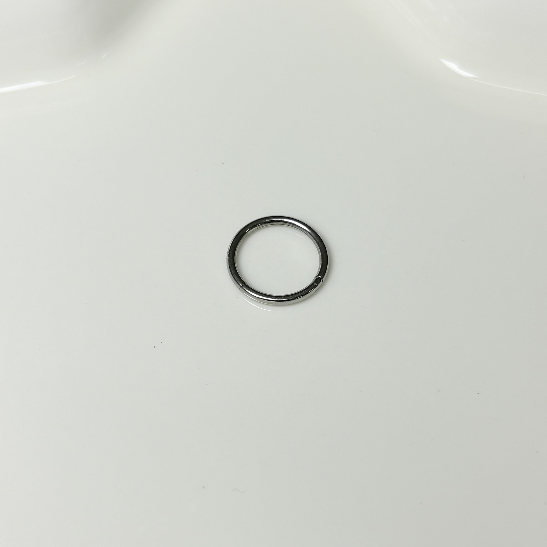 Pointed titanium steel lip stud product view