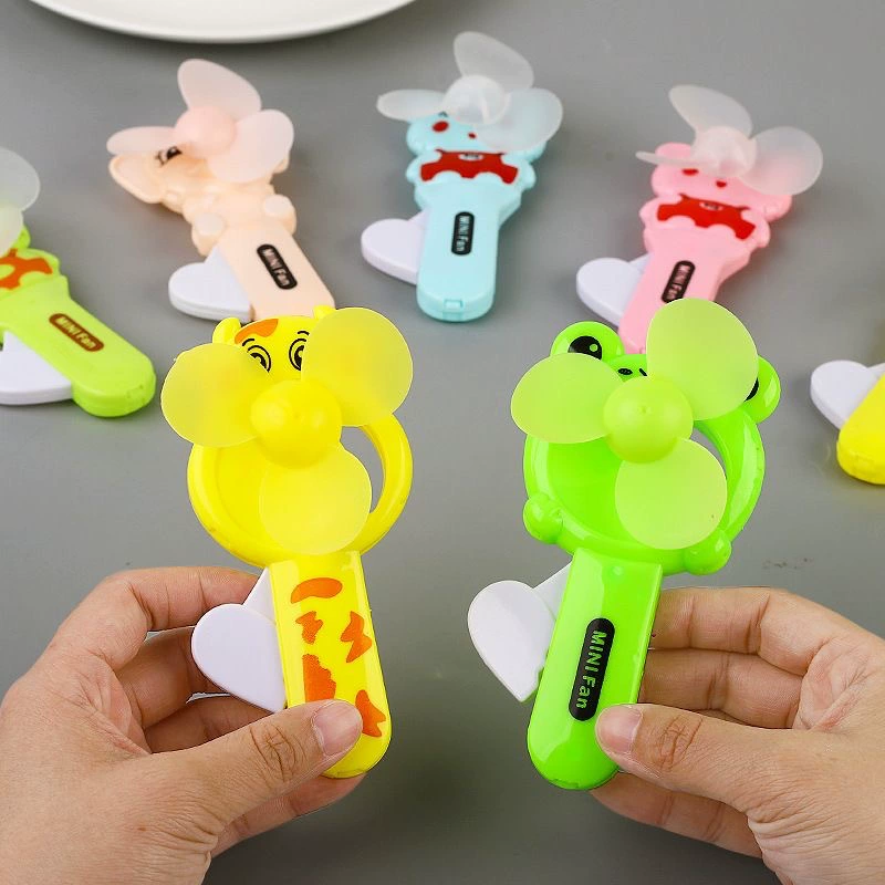 Летний новый мультфильм ручной прижимной маленький вентилятор портативный ручной вентилятор маленький подарок детские игрушки оптом