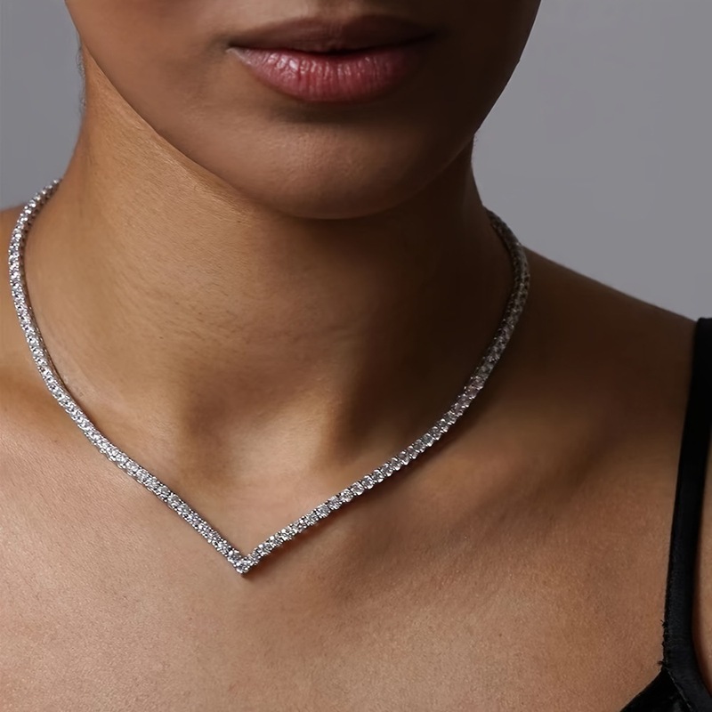 欧米でよく売れている新型のダイヤモンドのネックレスの女性のファッション的で精巧な結婚式の簡単なv形の鎖のチェーンのメーカーは直接販売します。|undefined
