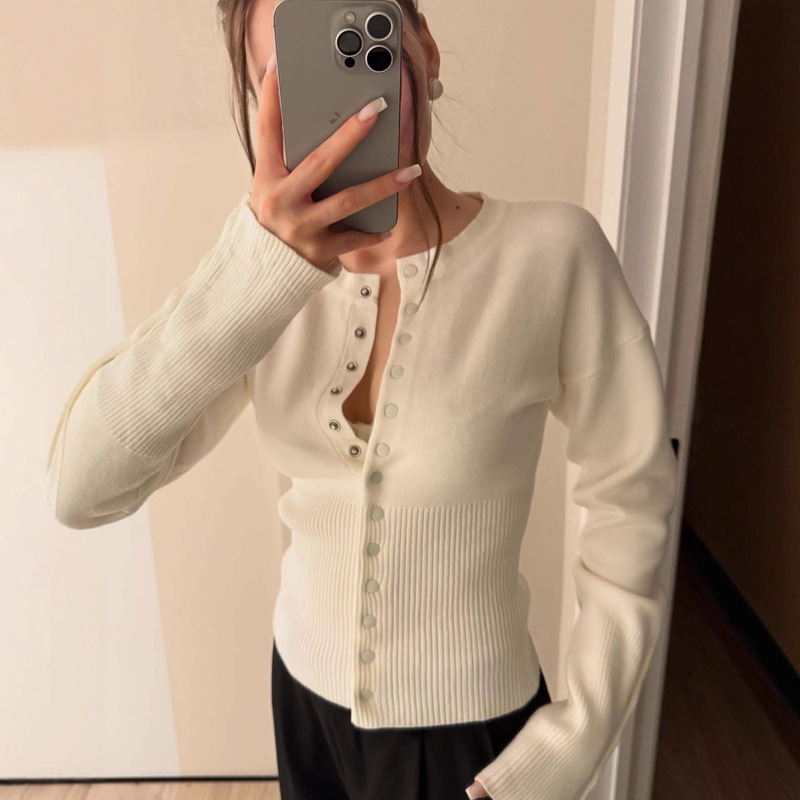 2025 Autumn New French Classic Basic Style Elegant Design Hidden Button Round Neck Casual Knitted Cardigan Wholesale 2025 Autumn New French Classic Basic Style Elegant Design Hidden Button Round Neck Casual Knitted Cardigan Wholesale