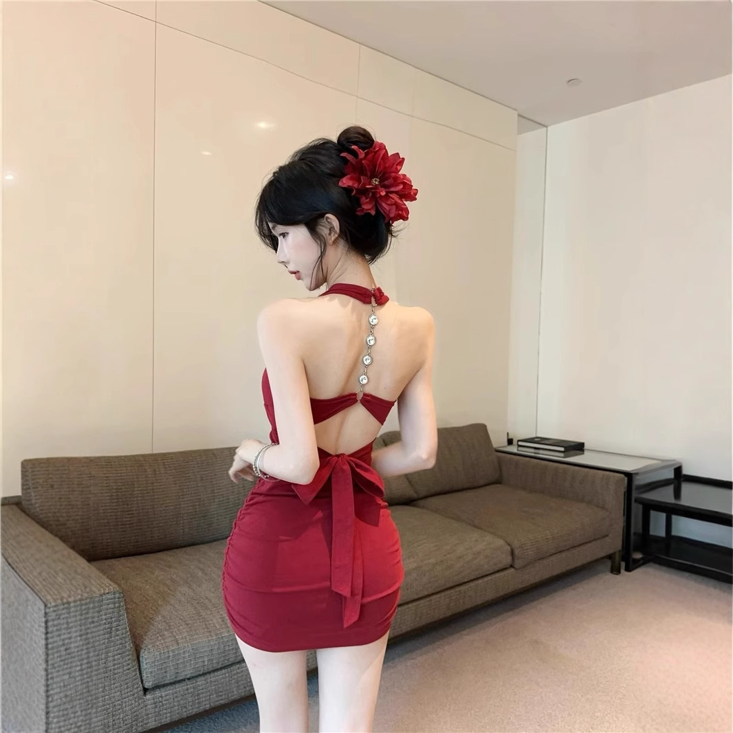 名媛风链条挂脖绑带晚礼服吊带裙女装夏季纯欲气质露背收腰连衣裙