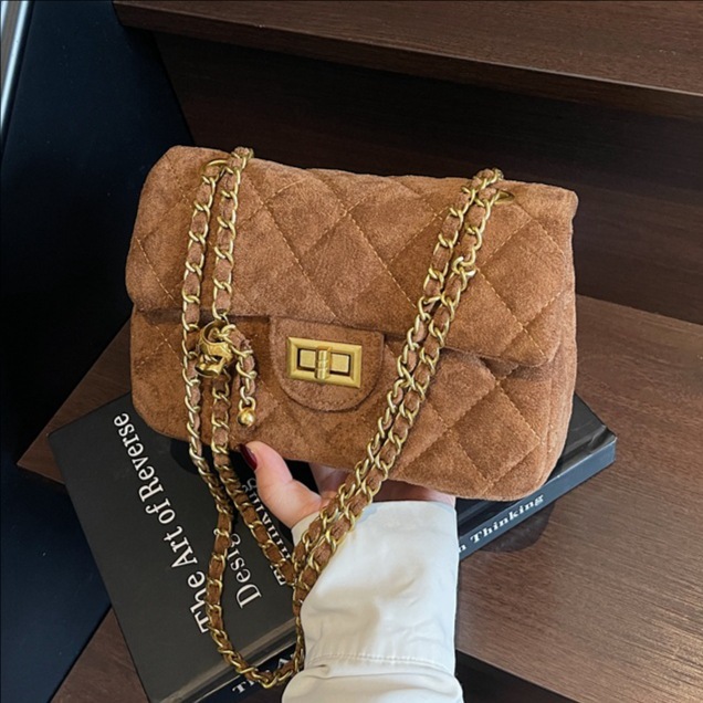 Bolsa de cadena de diamante transfronteriza retro bolso pequeño bolso cuadrado para mujeres otoño y invierno 2025 nuevo estilo versátil bolso de hombro bolso de viaje