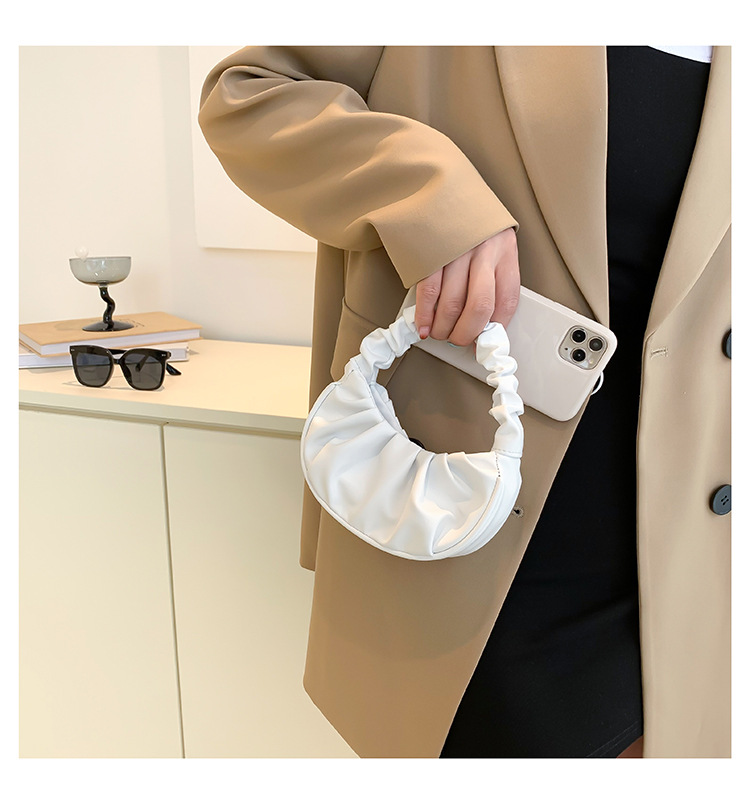 2024 Estate Nuovo Trendy Internet Rosso Versatile Monospalla Sottobraccio Alla Moda Portatile Semplice Piegato Borsa Nuvola_voghion.com