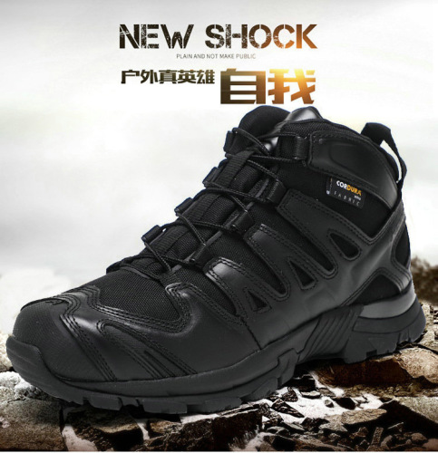New outdoor sports shoes, tactical military boots, land combat boots, men's mid-cut desert boots, hiking shoes, mountain camping supplies