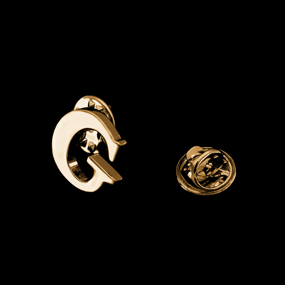 [Cobre puro de doble capa de galvanoplastia sin inventario] Joyería de los hombres de moda 26 letras broche collar pin insignia al por mayor