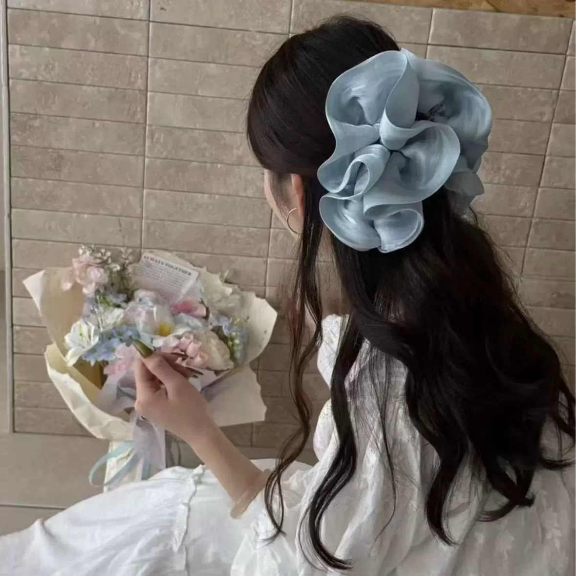 高级感珠光泡芙发抓超大号慵懒风发夹圆脸显脸小时尚盘发通勤发饰