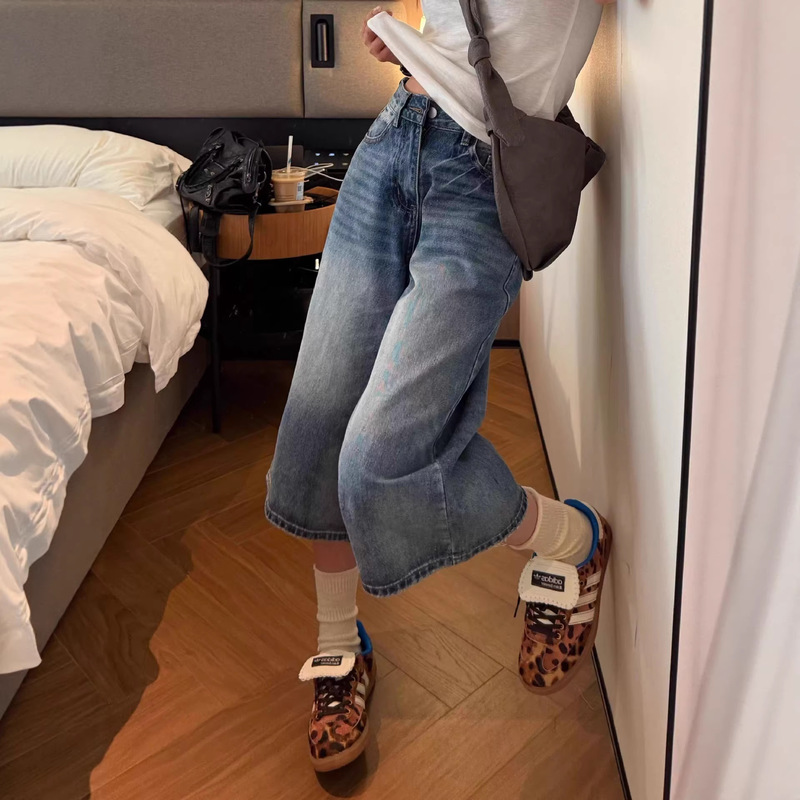 American Retro Blue Wide-Leg Cropped Denim Shorts for Women, 2026 Summer New High-Waisted Slimming A-Line Mid-Length Shorts