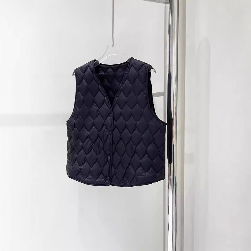 まだ家の服の菱格の羽毛の馬甲の女性の保温の中で軽薄な内胆の2024冬の薄いvネックの短いベストを着ます。|undefined