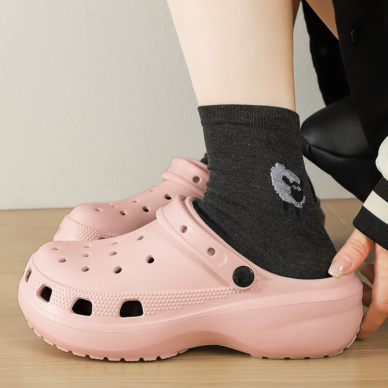 2025 новый стиль летом носить повседневные облака пещерные туфли женские толстые подошвы для увеличения пляжных туфель