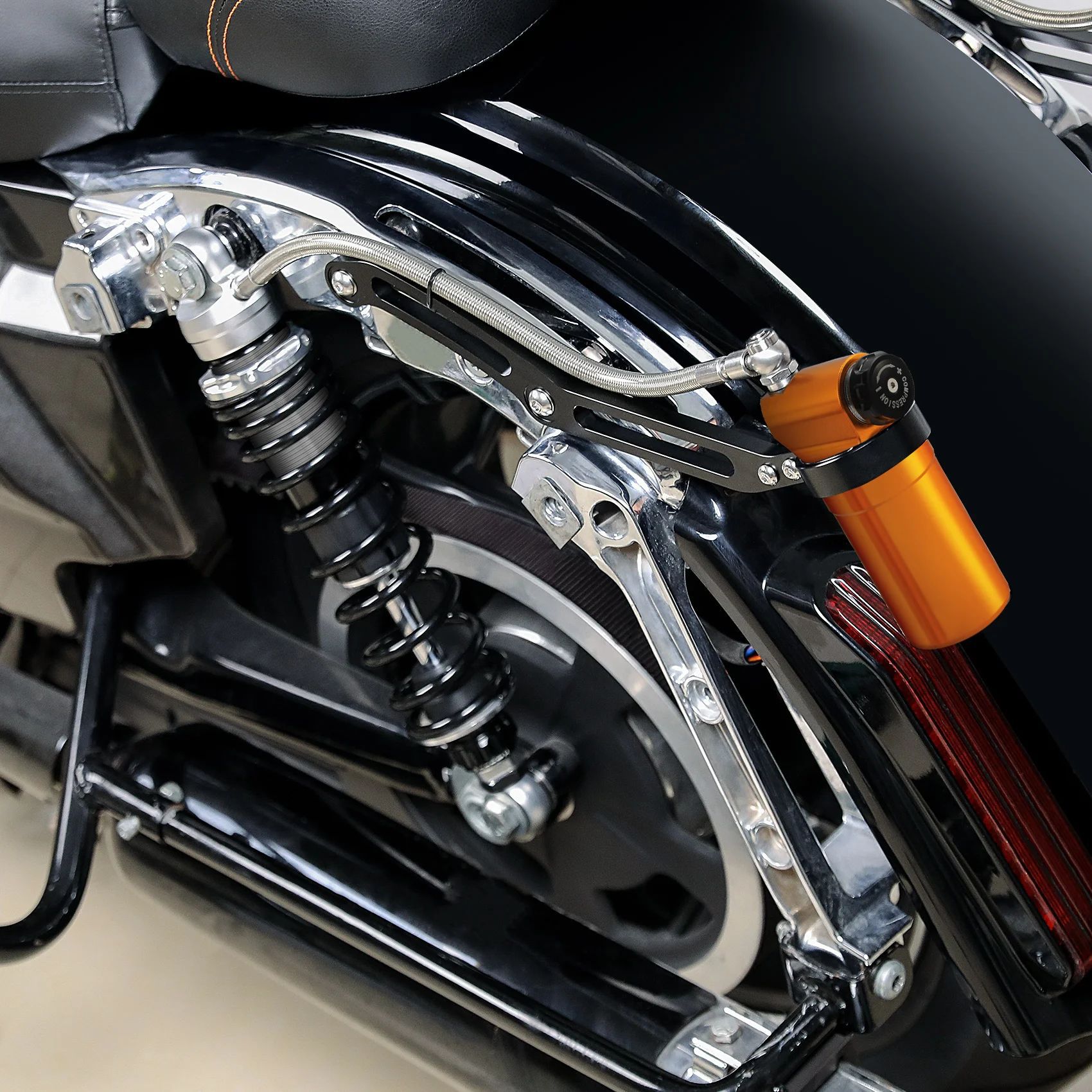 Suitable for Harley-Davidson Road Glide, Road King, and Road Glide Modified Rear Shock Absorbers Ohlins Small Gold Bottle Nitrogen Rear Shock Absorbers
