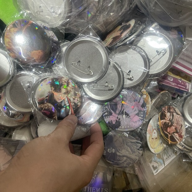 Deal with badges, cards, cups, laser tickets, laser cards, cleaning warehouses, random gift comics, stall cards