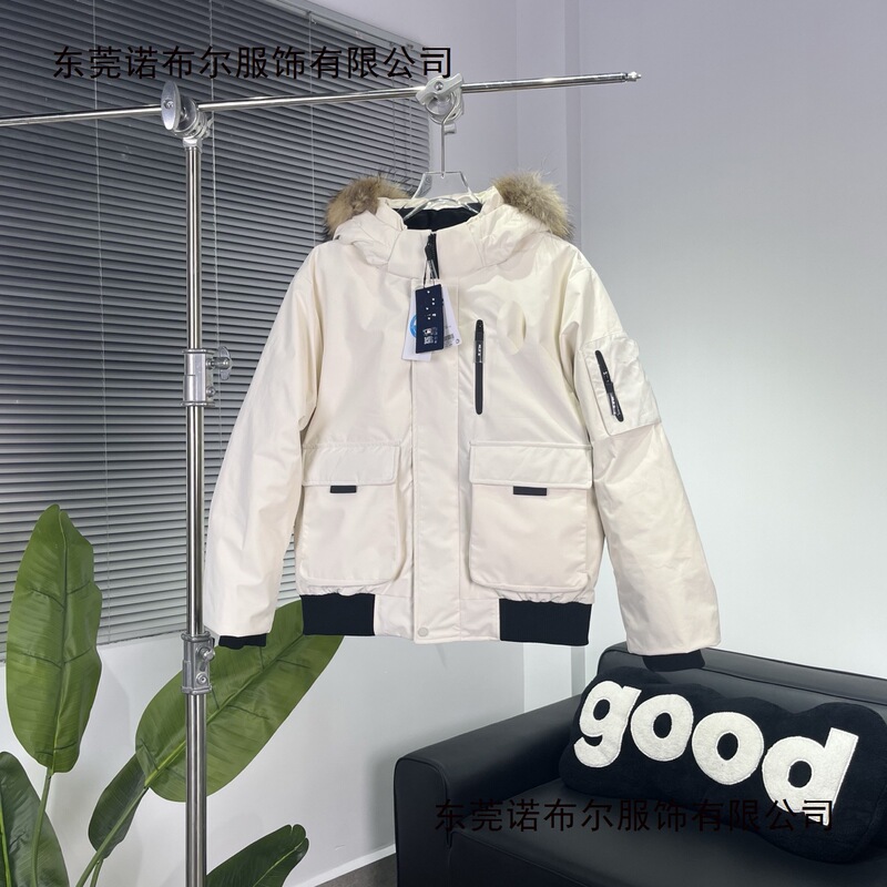 New Mlb down Jacket with Large Fur Collar, Yankees Couple's Matching Short Hooded Warm Cold-Resistant Cotton Coat New Mlb down Jacket with Large Fur Collar, Yankees Couple's Matching Short Hooded Warm Cold-Resistant Cotton Coat