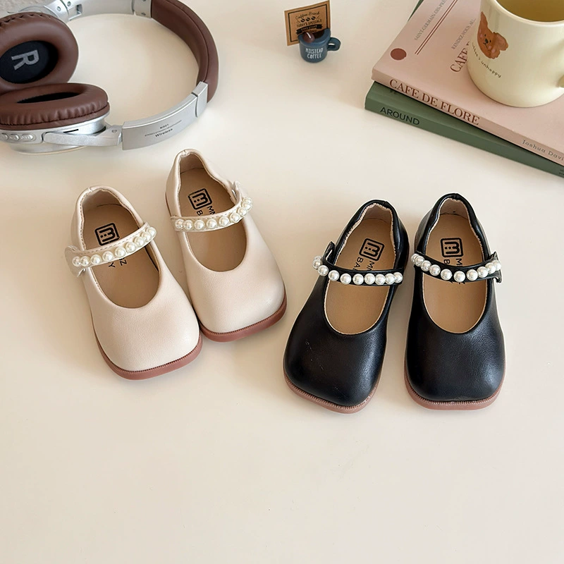 Детские туфли из жемчужной кожи, новая модель 2025 года, весна-осень, мягкая подошва, удобные для малышек, стиль принцессы.