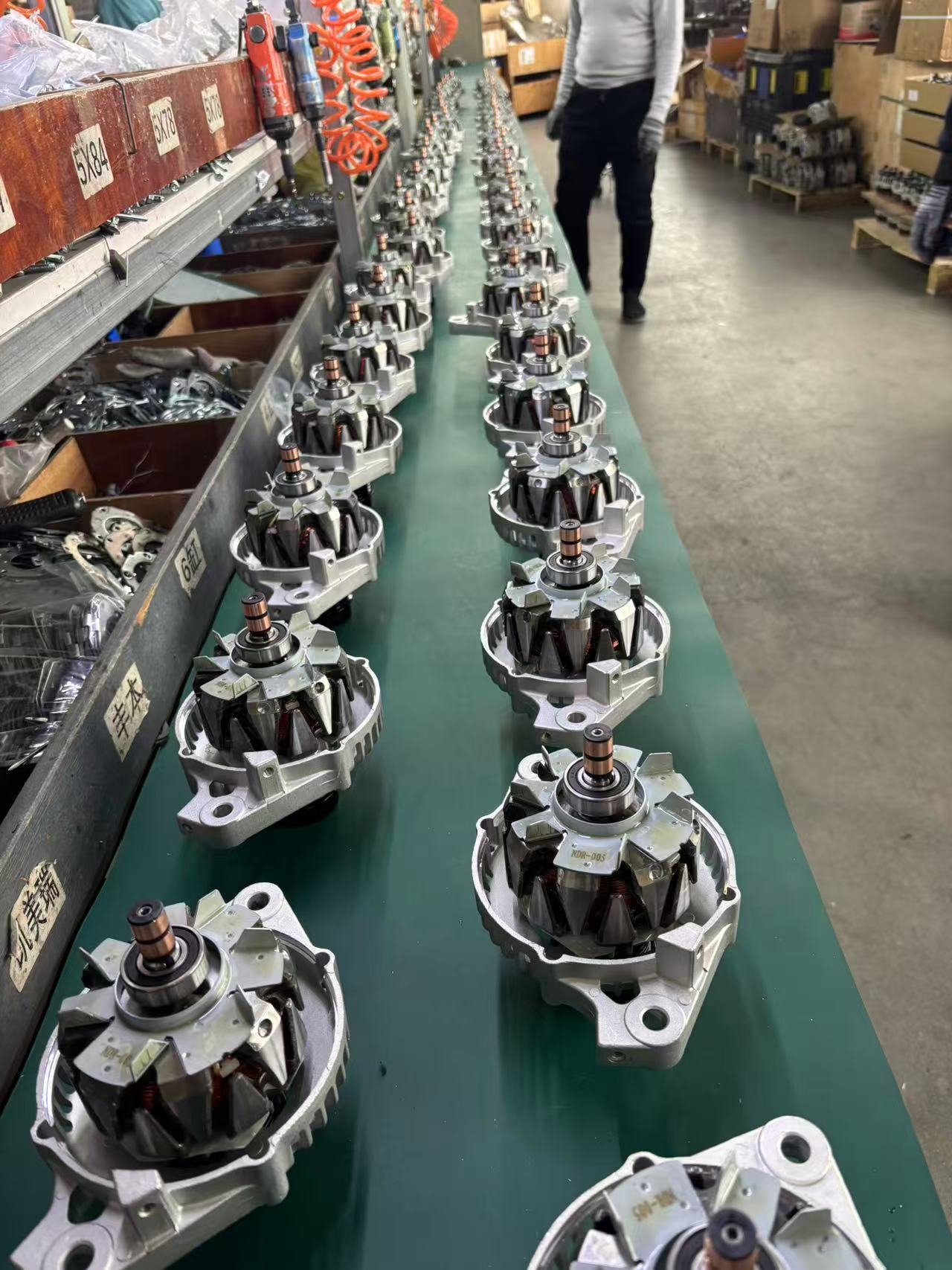 Factory Direct Sales Car Generator Suitable for Mercedes-Benz Drb7790 A013154060280 11304N