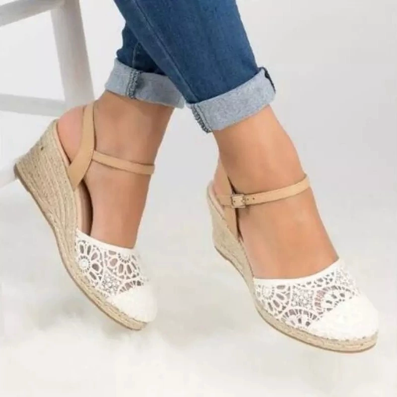 2022 новая летняя женская обувь европейская и американская женская обувь на каблуках 40-43 больших размеров полые сандалии