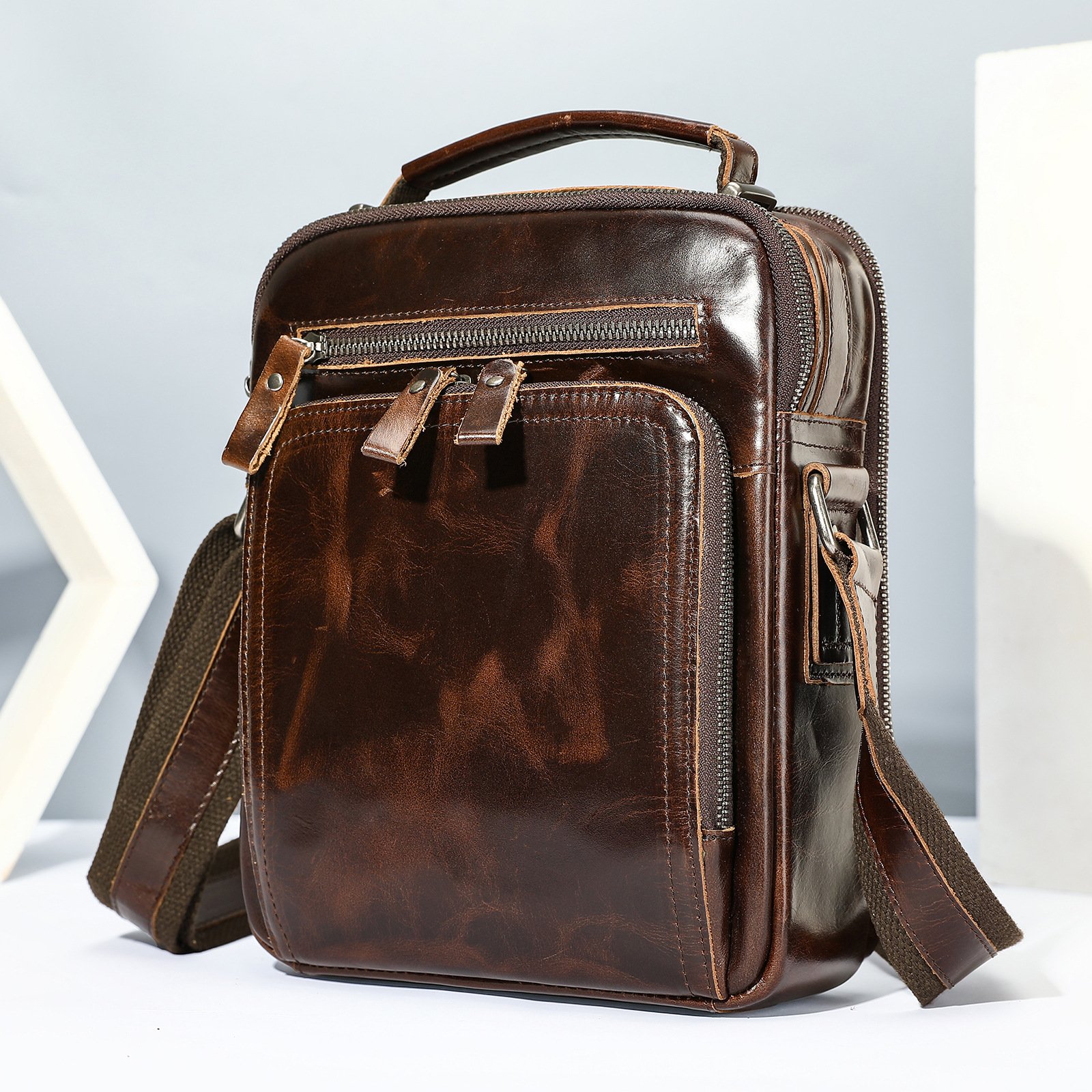 Ventas transfronterizas calientes de cuero para hombres mochila deportiva al aire libre mochila texturizada retro colección de bolsos de hombro image 137