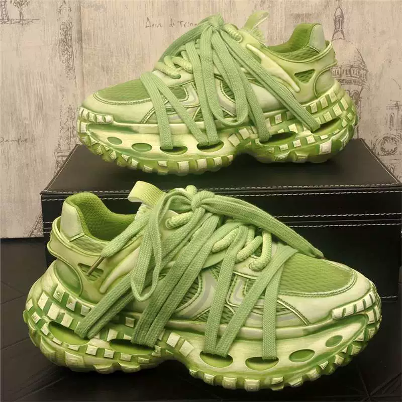 Летние новые дышащие сетчатые кроссовки на толстой подошве в стиле интернет-знаменитостей, модные низкие удобные трендовые повседневные туфли для мужчин 2025 года
