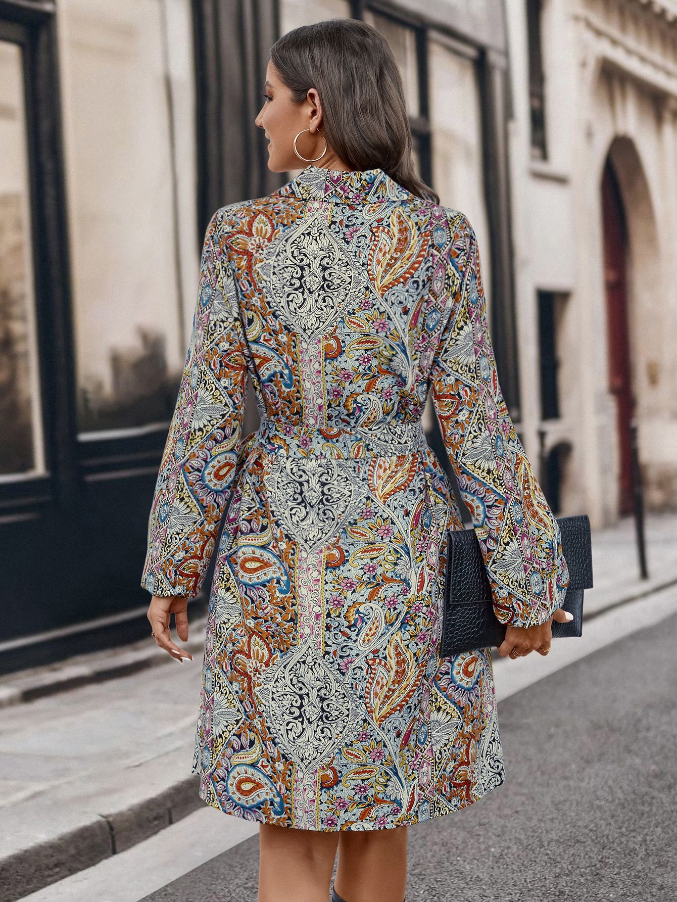 Les femmes vendent des chemises et des robes imprimées à manches longues_voghion.com