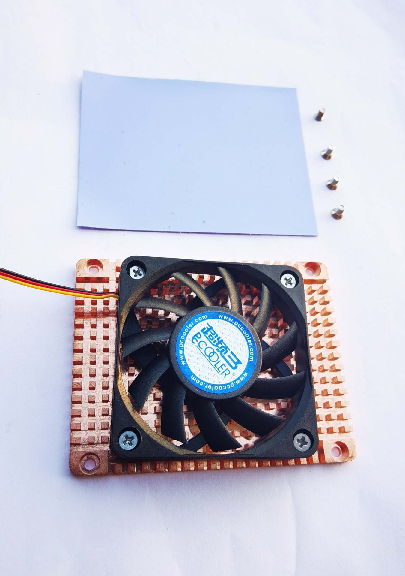 3mm-88*68 adhesive thermal paste + overclocking three fans. Strong stickiness wi…