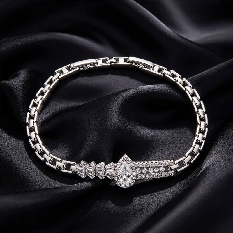 Pulsera Geométrica Circular con Dije de Cubo de Aleación de Cobre