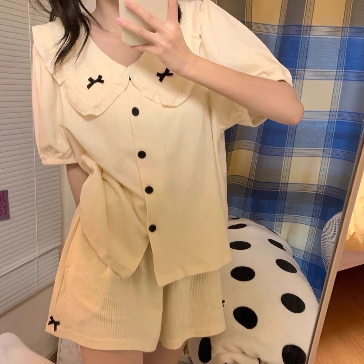 Versión coreana al por mayor transfronteriza de pijamas dulces para mujer, cárdigan de muñeca de verano, pantalones cortos con lazo, traje de servicio a domicilio para estudiantes de celebridades de Internet