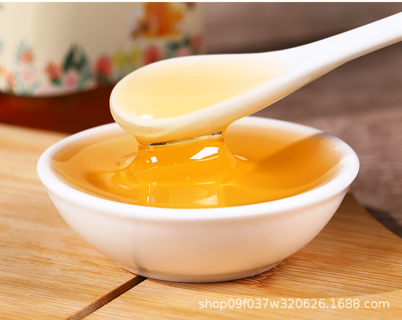Baihua Honey Wildflower Honey 500g Bottle Raw Multi-Floral Honey from Farm Apiaries in use