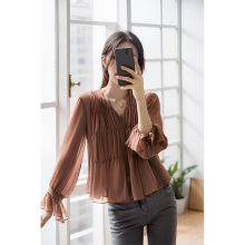 新款春秋领灯笼袖衬衫女薄款气质显瘦百搭宽松褶皱雪纺上衣