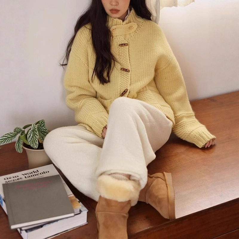 Nostalgic Scandinavian Style 100 Icelandic Wool Thick Needle Wooden Button Sweater Jacket Cream Sea Salt W5879 Nostalgic Scandinavian Style 100 Icelandic Wool Thick Needle Wooden Button Sweater Jacket Cream Sea Salt W5879